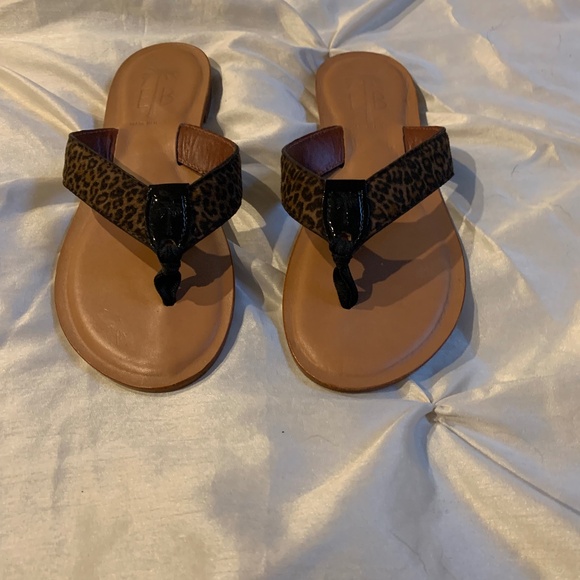 Eliza B Brown/Black Leopard Thong Leather Sandals sz 9 - Picture 1 of 5